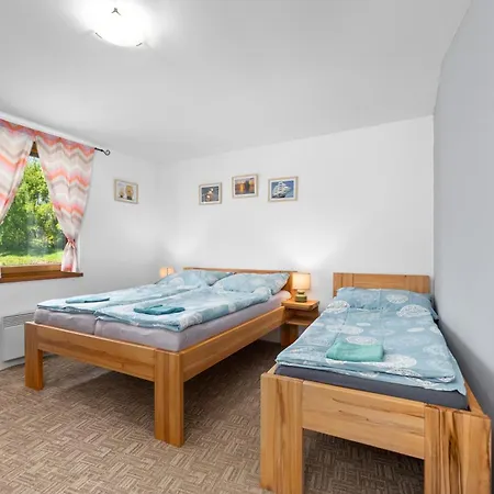 Marine Zavlahy Apartment Hrdejovice